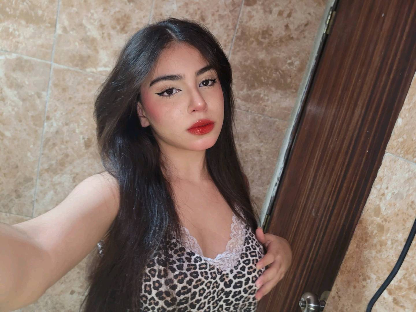 Annie, online for a private video chat