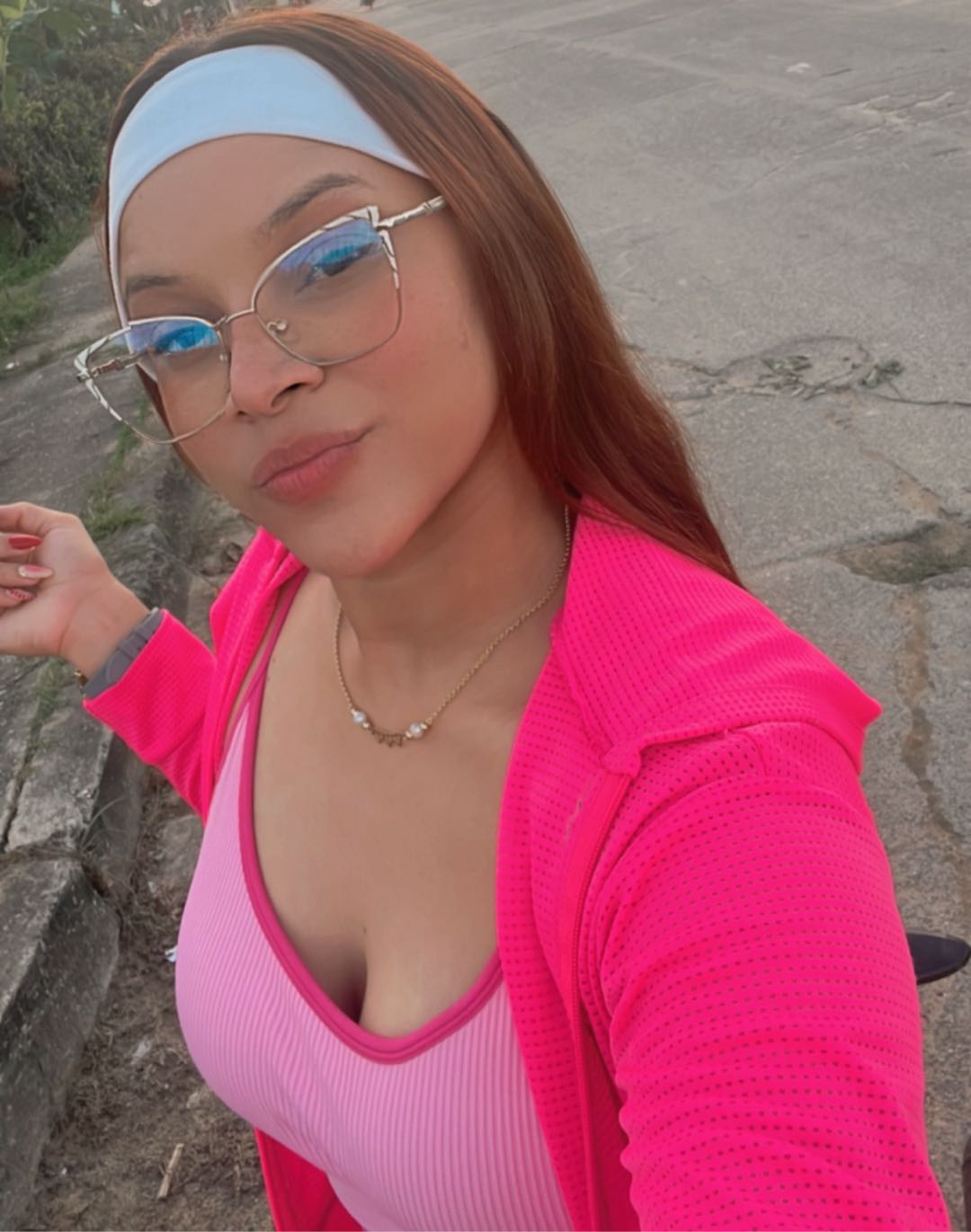 Sofi, online for a private video chat