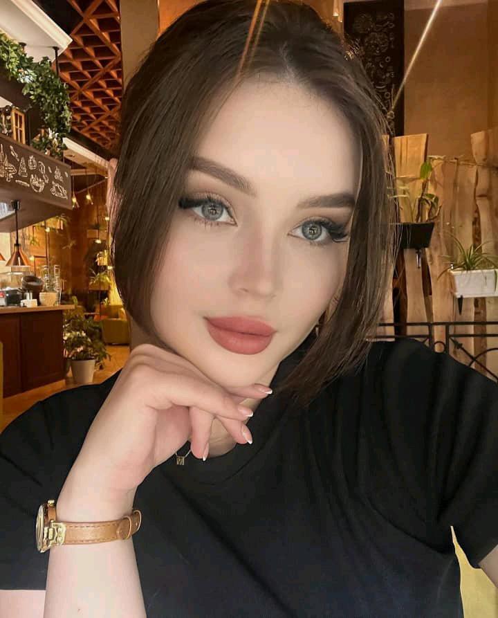 Seelina, online for a private video chat